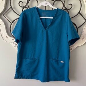 FIGS Casma Three-Pocket Scrub Top
